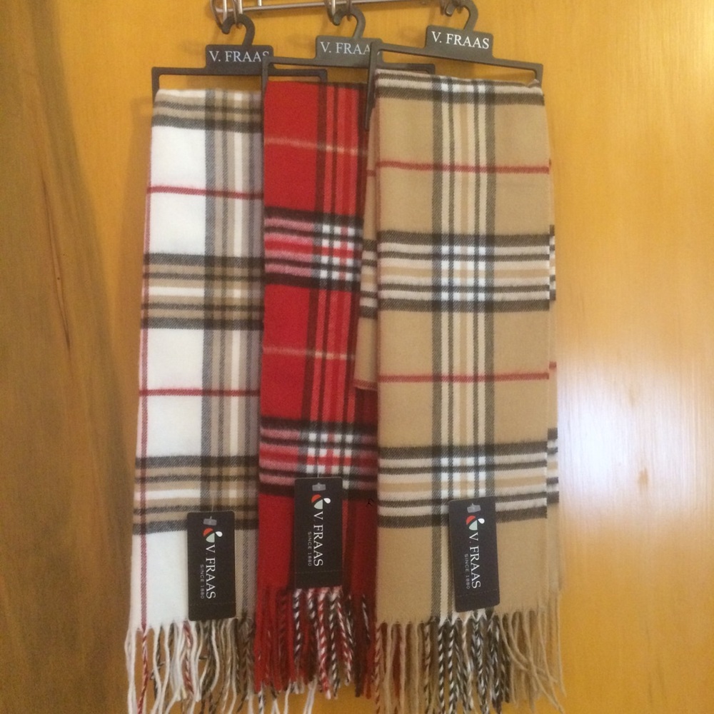 ❄️ NWT Cozy V. Fraas Winter Scarves ❄️